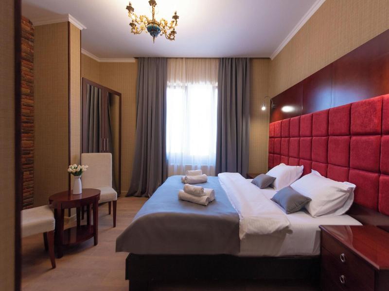Kraveli Hotel image