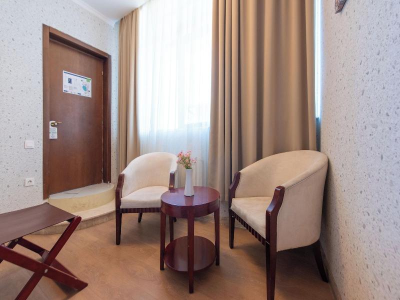 Kraveli Hotel image
