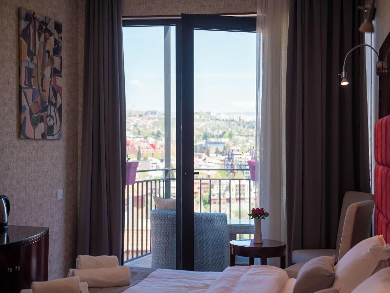 Kraveli Hotel image