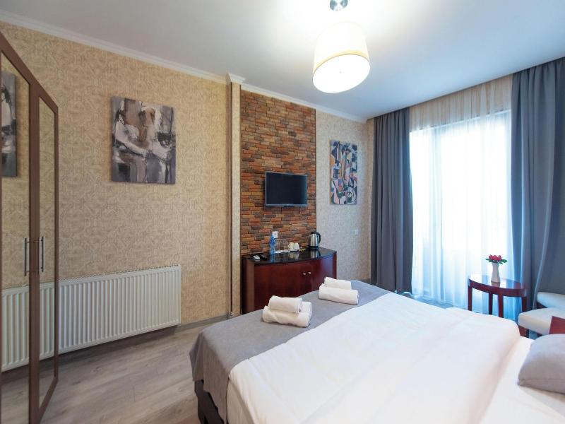 Kraveli Hotel image