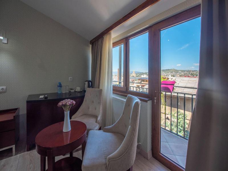 Kraveli Hotel image