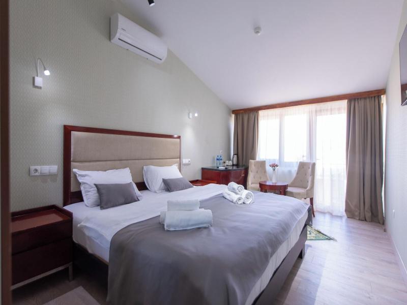 Kraveli Hotel image