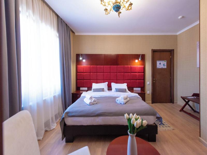 Kraveli Hotel image