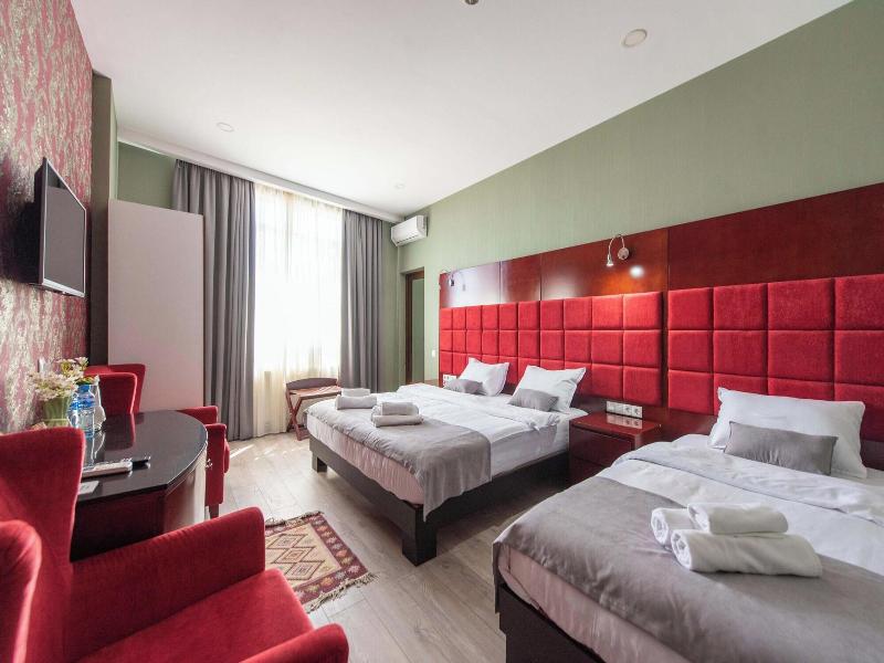Kraveli Hotel image