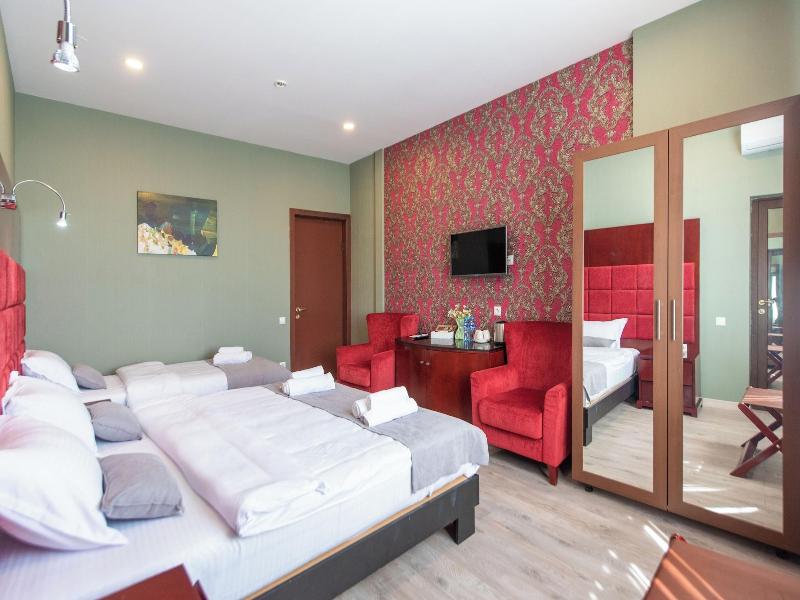 Kraveli Hotel image