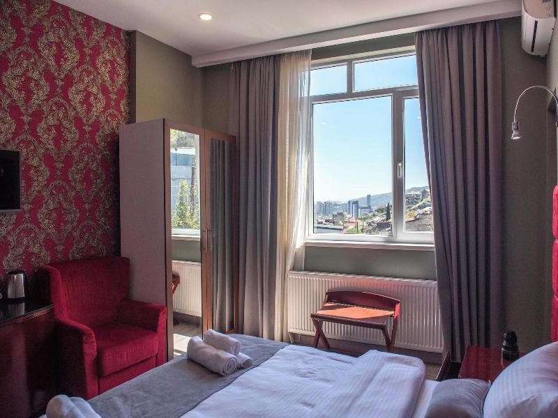 Kraveli Hotel image