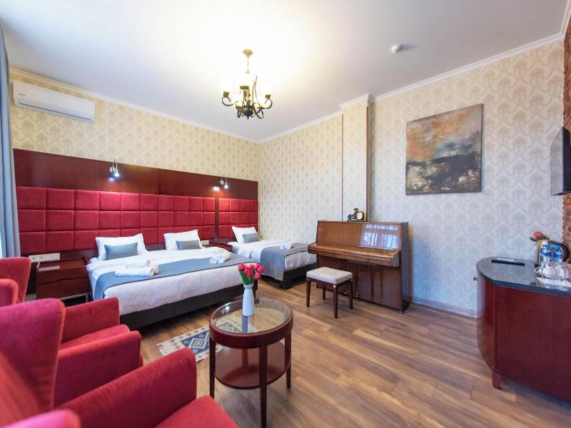 Kraveli Hotel image