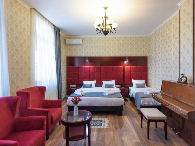 Kraveli Hotel image