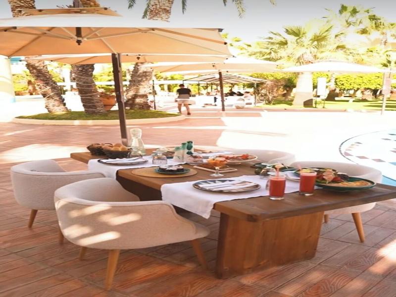 Suites Hotel Les Charmilles & Spa image
