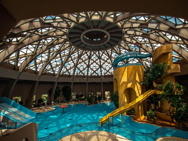 Suites Hotel Les Charmilles & Spa image