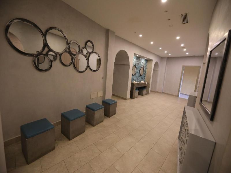 Suites Hotel Les Charmilles & Spa image