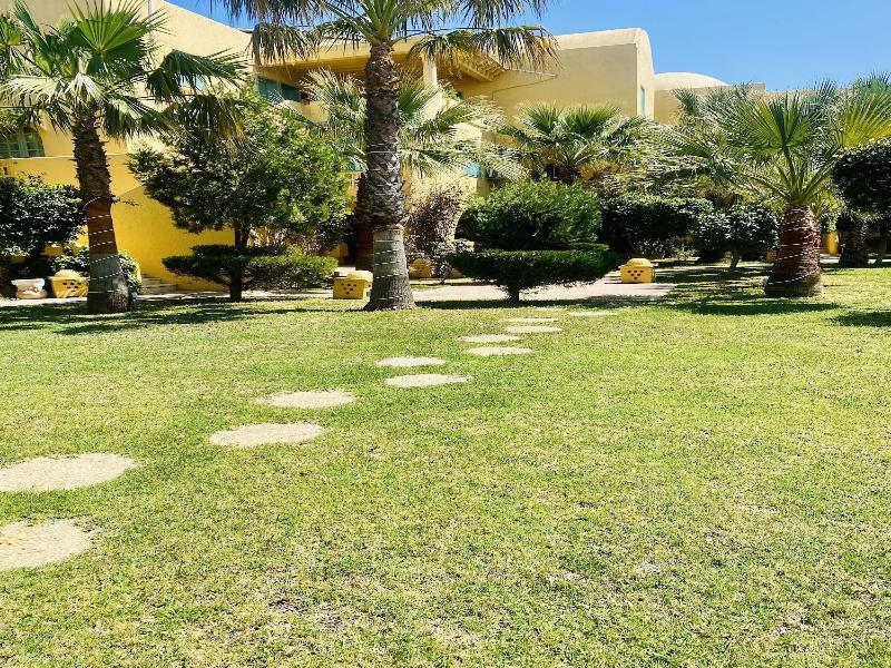 Suites Hotel Les Charmilles & Spa image