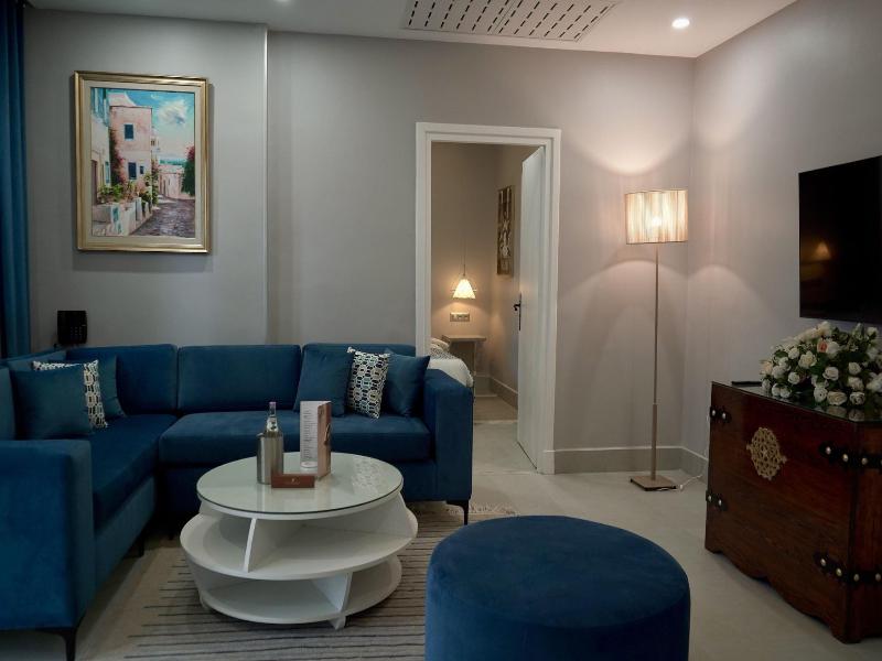 Suites Hotel Les Charmilles & Spa image