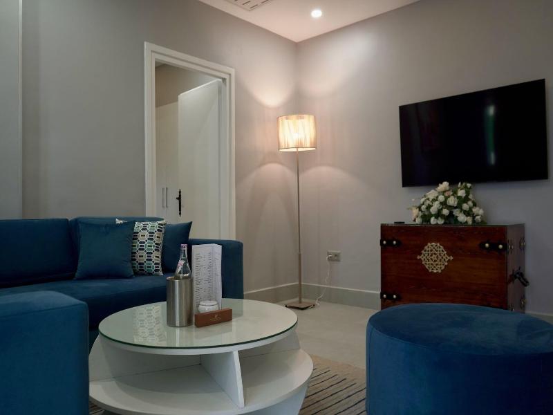 Suites Hotel Les Charmilles & Spa image