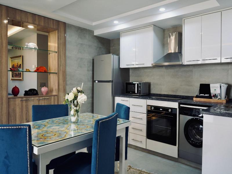 Suites Hotel Les Charmilles & Spa image