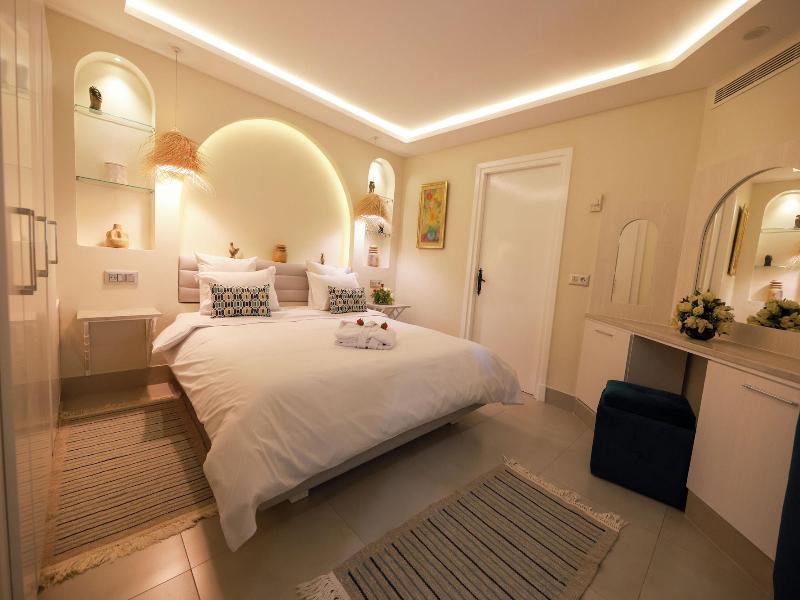 Suites Hotel Les Charmilles & Spa image
