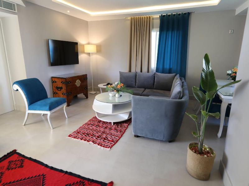 Suites Hotel Les Charmilles & Spa image