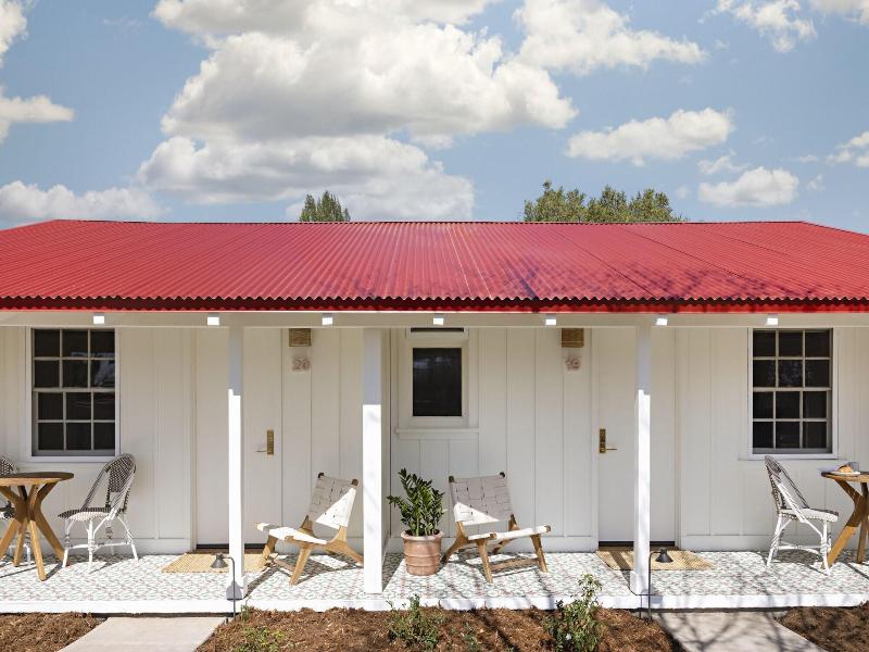 Farmhouse Paso — exterior view