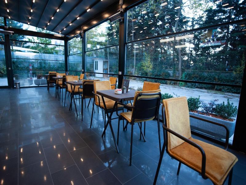Doanesia Premium Hotel & Spa image
