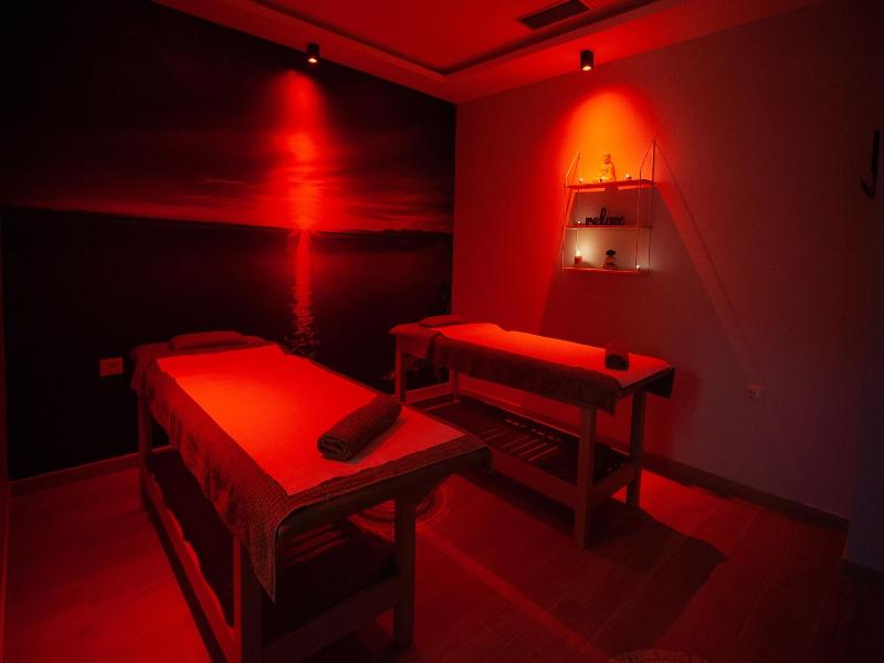 Doanesia Premium Hotel & Spa image
