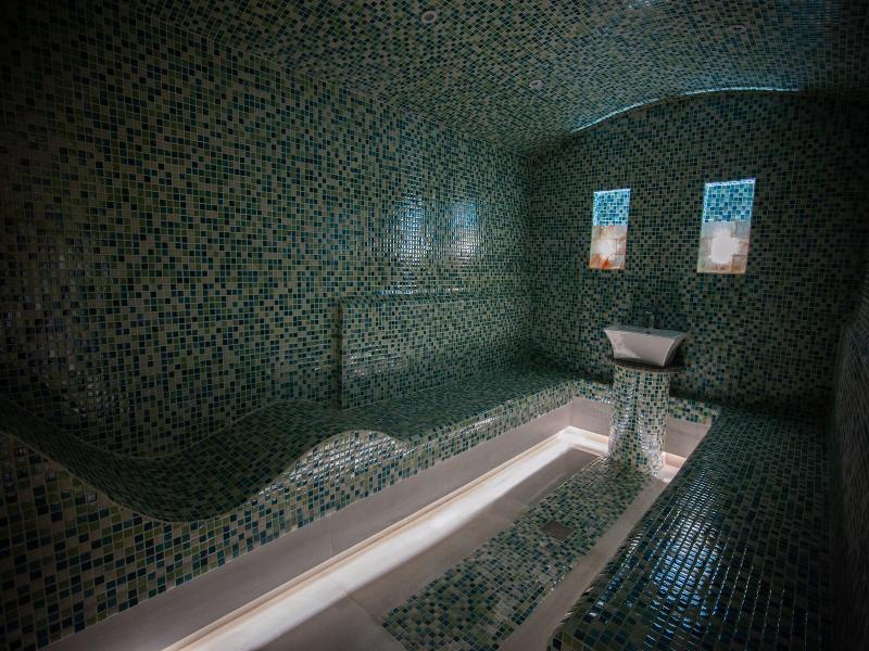 Doanesia Premium Hotel & Spa image