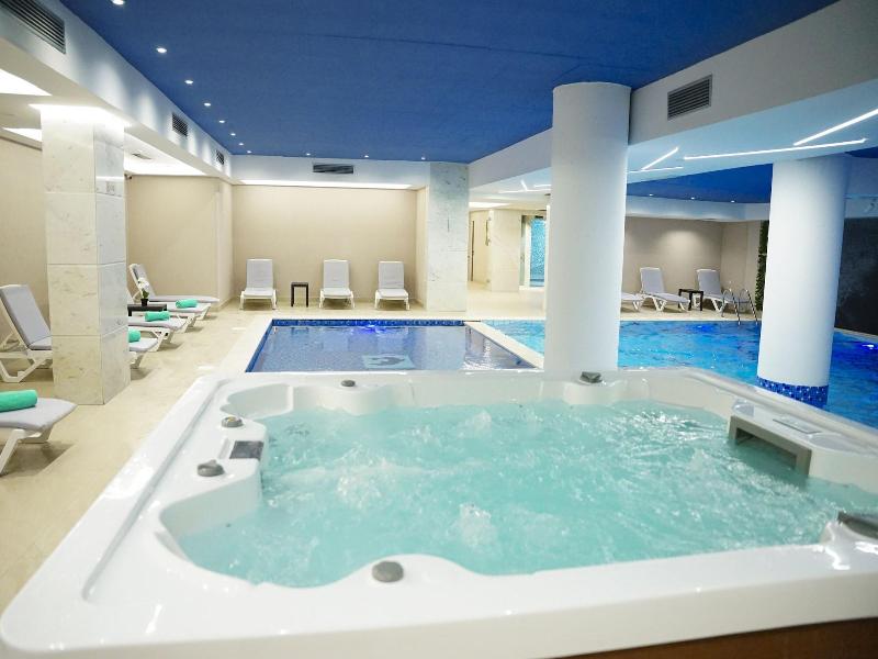 Doanesia Premium Hotel & Spa image