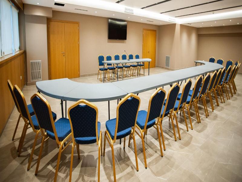 Doanesia Premium Hotel & Spa image