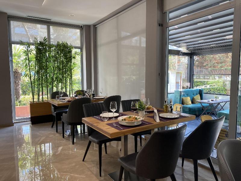 Doanesia Premium Hotel & Spa image