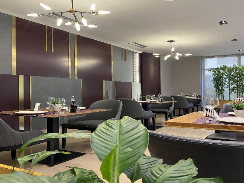Doanesia Premium Hotel & Spa image