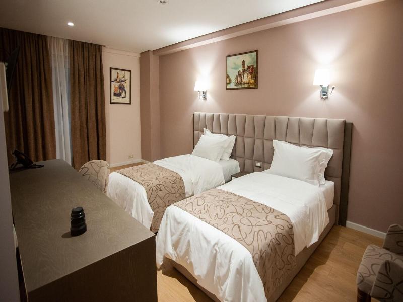 Doanesia Premium Hotel & Spa image