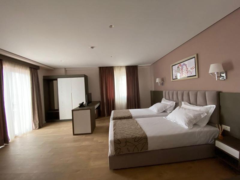 Doanesia Premium Hotel & Spa image