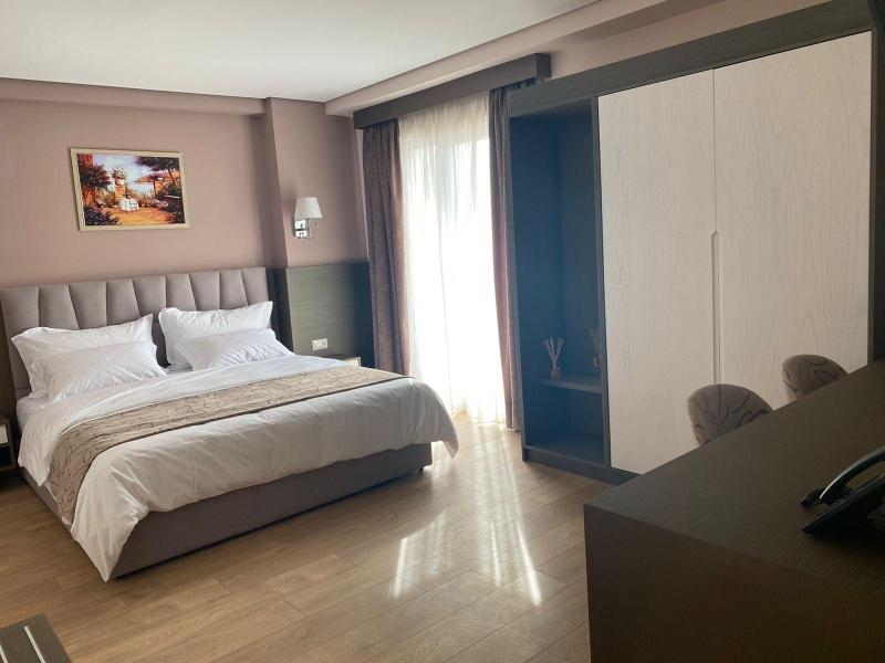 Doanesia Premium Hotel & Spa image