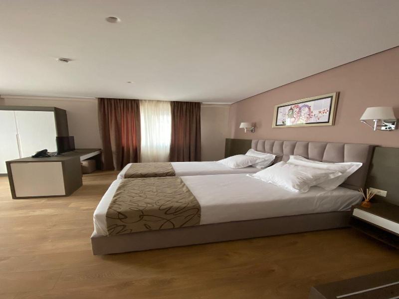 Doanesia Premium Hotel & Spa image