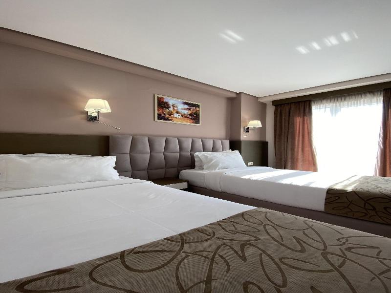 Doanesia Premium Hotel & Spa image