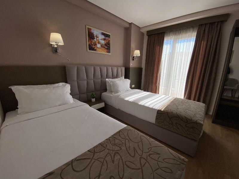 Doanesia Premium Hotel & Spa image