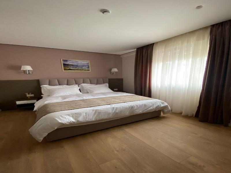 Doanesia Premium Hotel & Spa image