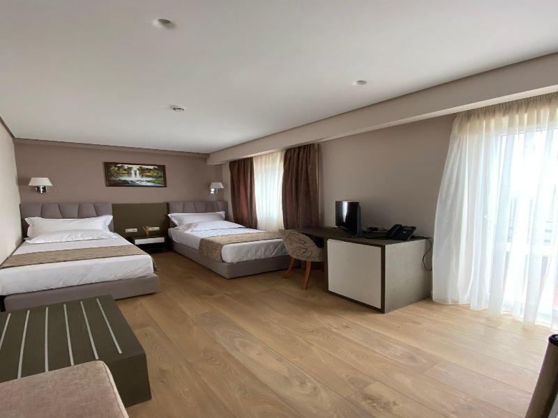 Doanesia Premium Hotel & Spa image