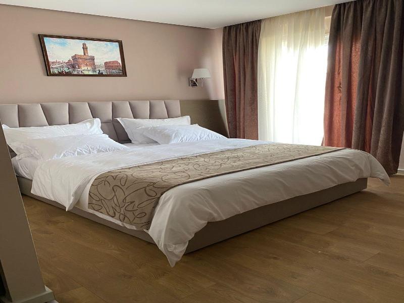 Doanesia Premium Hotel & Spa image