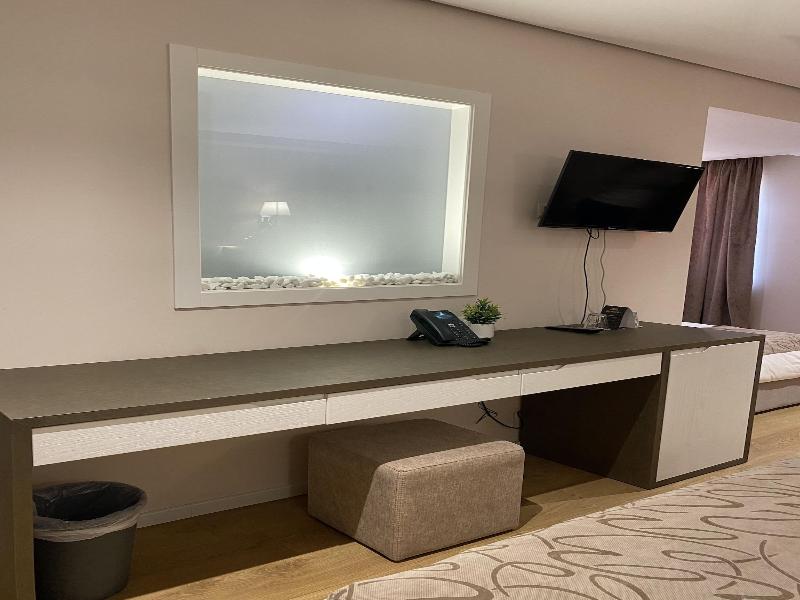 Doanesia Premium Hotel & Spa image