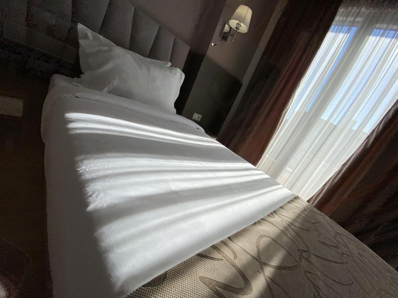 Doanesia Premium Hotel & Spa image