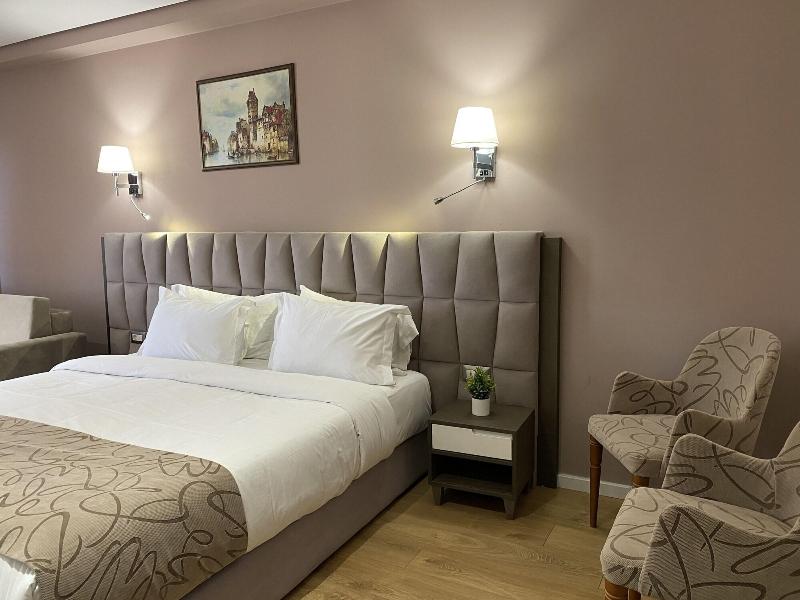 Doanesia Premium Hotel & Spa image