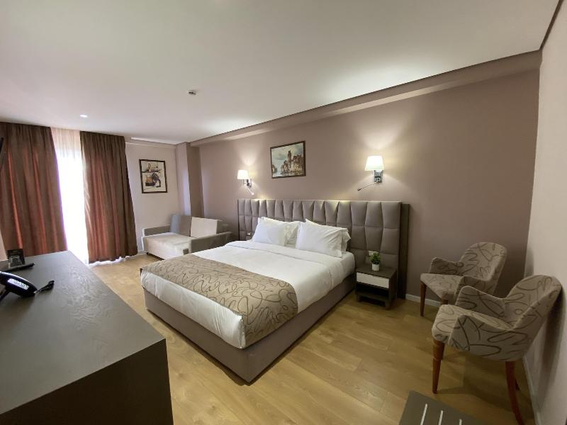 Doanesia Premium Hotel & Spa image