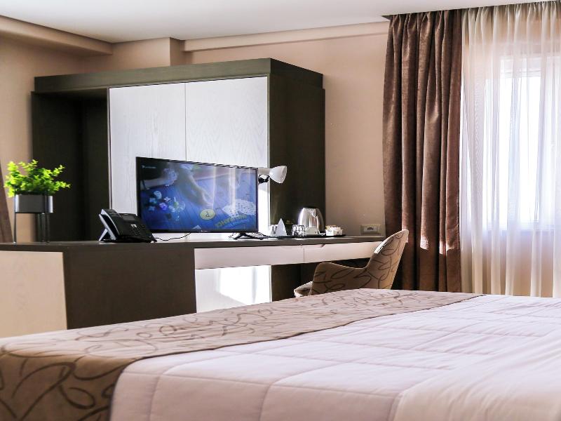Doanesia Premium Hotel & Spa image