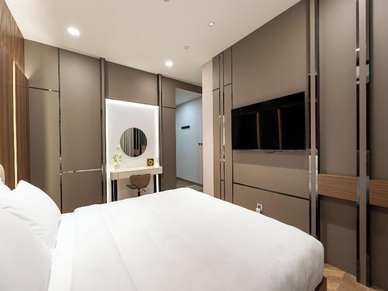 Midtown By Saigon image