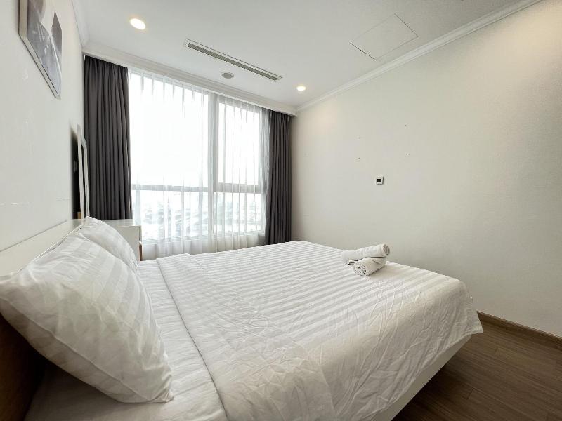 Lyshing Apartment In Vinhomes Luxury Landmark image