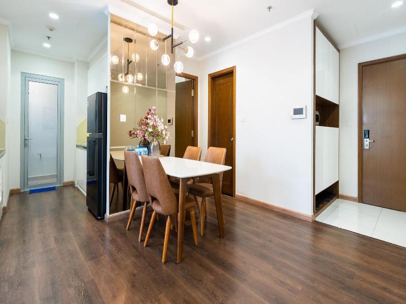 Lyshing Apartment In Vinhomes Luxury Landmark image