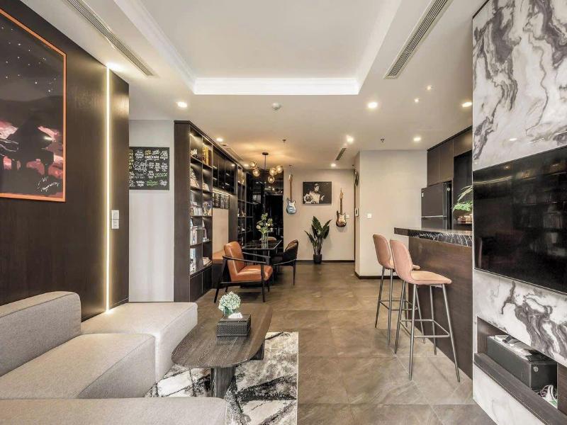 Lyshing Apartment In Vinhomes Luxury Landmark image