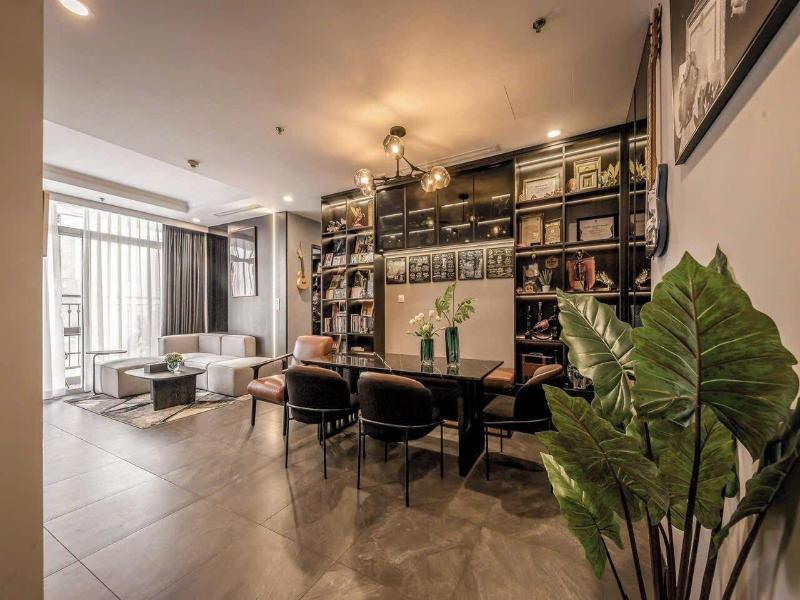 Lyshing Apartment In Vinhomes Luxury Landmark image