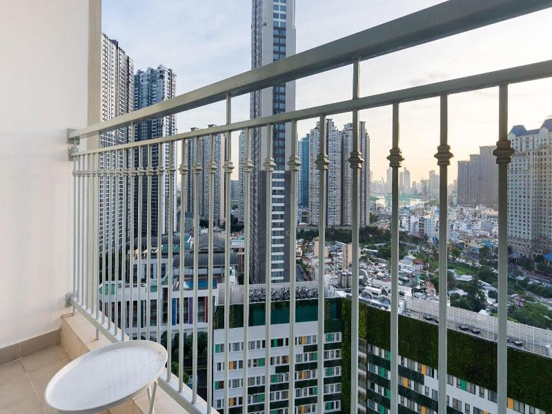 Lyshing Apartment In Vinhomes Luxury Landmark image