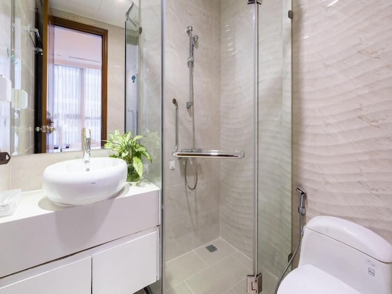 Lyshing Apartment In Vinhomes Luxury Landmark image